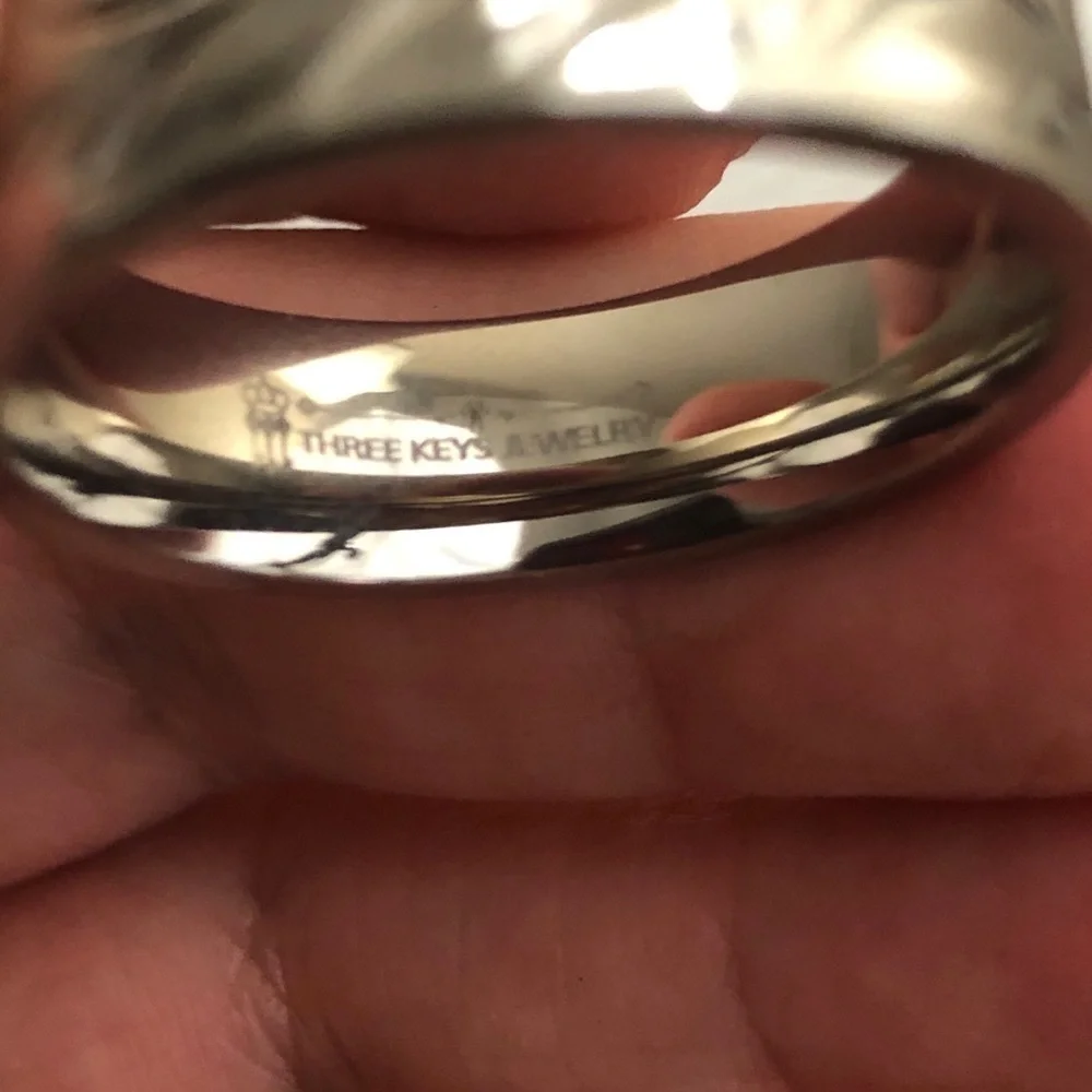 NIB THREE KEYS JEWELRY Engraved Leaves Band Ring